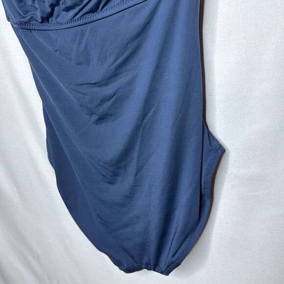 Garnet Hill Ruched Bandeau One Piece Navy bathing Suit. Size 4. NWOT. - Picture 6 of 9